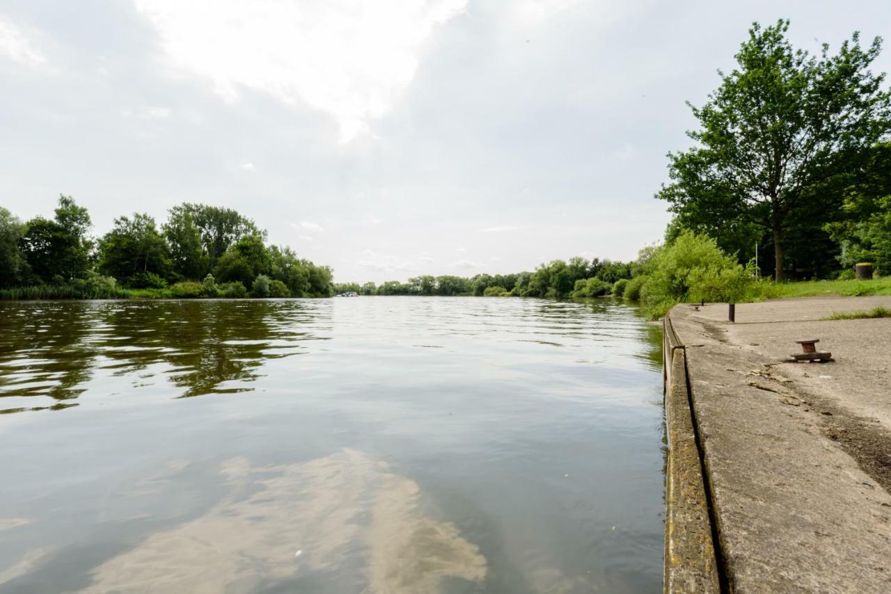 Weserwohnung - Bootshaus Urlaub Am Wasser 哈默尔恩 外观 照片